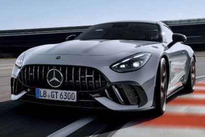 メルセデスAMG GT63 PRO 4MATIC+クーペ：空力性能や冷却機構の刷新で0-200km/h加速は10.9秒、最高速度315km/hに到達