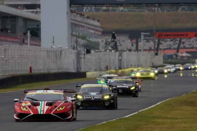 車両回収によるFCY（フルコースイエロー）が出され、ピットレーンクローズになった