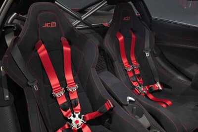 マクラーレン750S JC96：F1 GTRのイメージがインテリアのテーマ