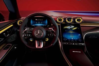 メルセデスAMG CLE53 マヌファクトゥーアエディション：AMGカーボンファイバーインテリアトリムやAMGパフォーマンスステアリングを標準装備