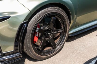 トヨタ GRヤリス：ホイールはADVAN GT BEYONDで、18×9.5J＋38というサイズをチョイスした。これに265/35R18という純正よりかなり幅の広いタイヤを組み合わせている