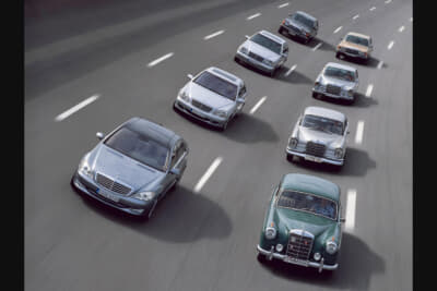 W180/W120型ポントンを先頭に歴代Sクラスとバンク走行