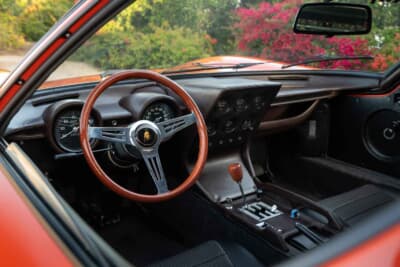 200万ドル〜250万ドル(邦貨換算約2億9436万円〜3億6795万円)で現在も販売中のランボルギーニ「P400ミウラ」(C)Courtesy of RM Sotheby's