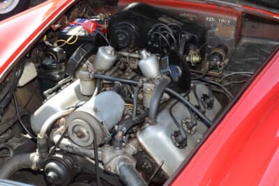 ディムラー SP250：アルミブロックの2.5L V8エンジンを搭載