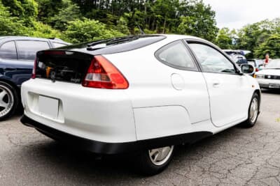 ホンダ インサイト：空気抵抗低減のため、リアのホイールアーチにはスパッツが装着されている