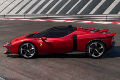 フェラーリ849テスタロッサ：サイドルーバーからの整流に優れたボディ