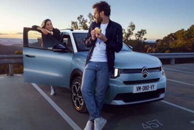 シトロエンC3ハイブリッド:ボクシーでありながら躍動感あふれるモダンデザインを披露