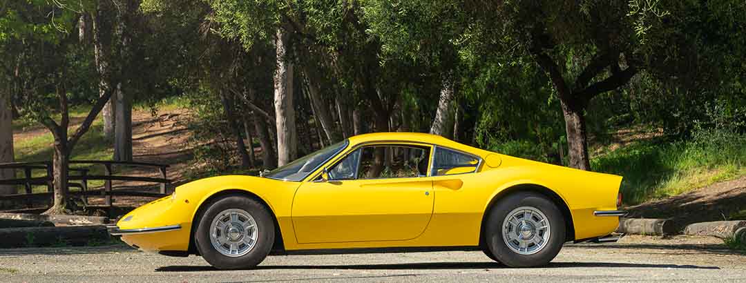 オリジナルと異なる内外装色の「ディーノ246GT」でも約6400万円と高値で落札！