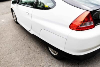 ホンダ インサイト：GSでタイヤに空気を入れる際などは、前後に動かしてバルブを合わせるそうだ