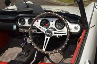 ホンダ S600:社外品のハンドルカバーを装着