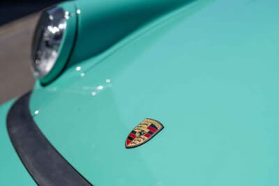 193万ドル（邦貨換算約2億8406万円）で落札されたポルシェ「911 TAGターボ」（C）Courtesy of RM Sotheby's