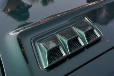 トヨタ セリカ2000GTリフトバック：ボンネットに開いたエアインテークも、この時代の日本車のデザインとしては、すごくカッコよく見えたことだろう