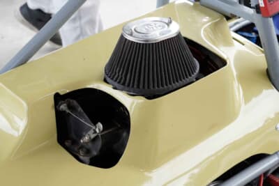 アレクシスMk14 フォーミュラ フォード:フォード エスコートなどに使われていたノーマルのフォード製OHVエンジンのワンメイクレースがフォーミュラ フォードだ。キャブレターもダウンドラフトのシングルキャブレターを使用する