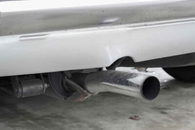 トヨタ スプリンター トレノ:ノーマル状態、もしくは当時ものを好むというオーナー。当時もののフジツボマフラーが、スチール製ならではの柔らかくも力強いエキゾーストを響かせる