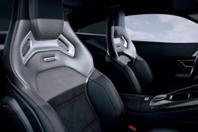 メルセデスAMG GT63 PRO 4MATIC+クーペ：AMGパフォーマンスシートを標準装備