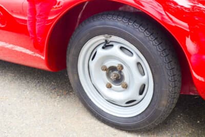 フィアット 508C アラドーロ:タイヤサイズは135SR15