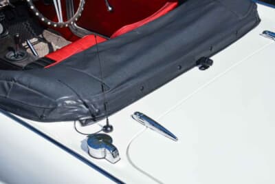 ホンダ S600:給油口はトランクリッドの脇にある