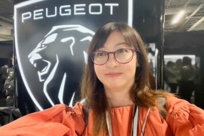 プジョーのアイコンでもあるライオンマーク、かっこいいわあ♡