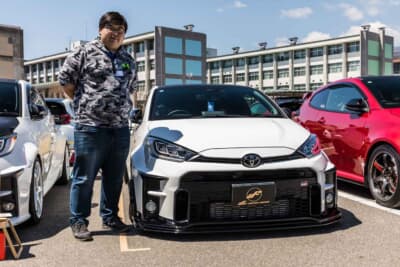 オーナーの“ハイゼンスレイ”さんとトヨタ GRヤリス