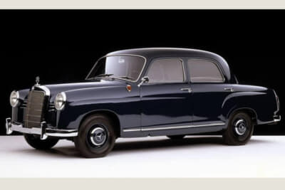 1953年W180/W120型(世界初の衝撃吸収構造セミモノコック)。この世代からフェンダーとボディサイドが現代のボディ形状のように同一面になった