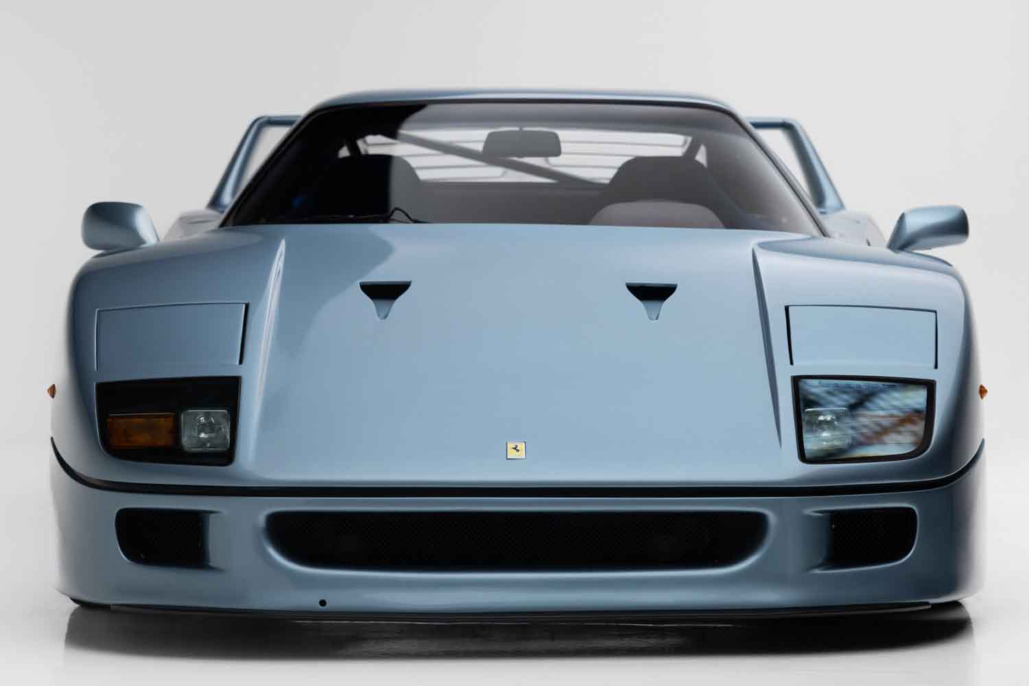 カスタマイズ仕様のフェラーリ「F40」に賛否！落札額は約4億円だった