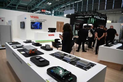 トルコの電気機器メーカーのVESTELからはエレクトロニックコントロールユニットが展示されていました