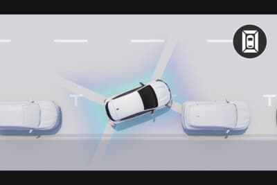 ルノー ルーテシア エスプリ アルピーヌ フルハイブリッド E-TECH：360度カメラ搭載で駐車時には真上から見下ろしたような映像で確認できる