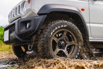 WEDS ADVENTURE HASE SPECⅡ：エアバルブは悪路で岩などに当たりにくいフラットタイプを採用するなど、ウェッズらしく機能面も優秀だ