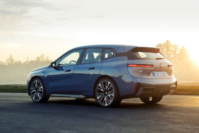 BMW iX:iX xDrive60は一充電航続距離723kmを実現し、iX M70 xDriveはBMWモデル史上最強の最大トルク1015Nmを発揮