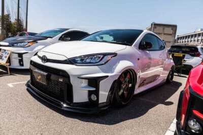 トヨタ GRヤリス：サイドステップもTRD製だ