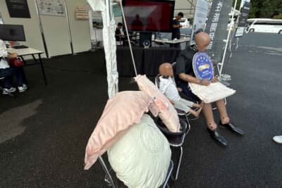 イベント広場は、トークショーのステージがあったり、体験型コンテンツが山盛り