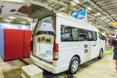 トヨタ ハイエース：ベースモデルはワイドボディ スーパーロング