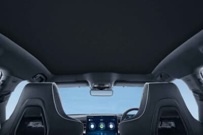 BYD SEAL:大型ガラスルーフは操作が手軽な電動シェードにより開放感あふれる空間を作る