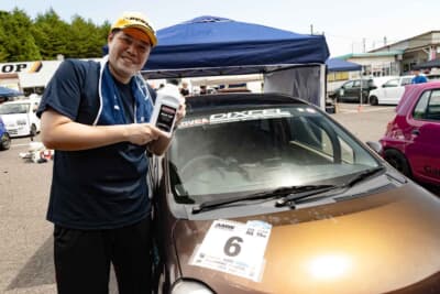 東北660選手権・5クラス／山崎一幸さん。「ディクセルのパッドはジムカーナでも愛用しており、非常に信頼感が高いと感じている。他メーカーと比べて価格がリーズナブルであるのはもちろん、パッドの温度を計測できるシールがあるのでデータ取りをしやすい」