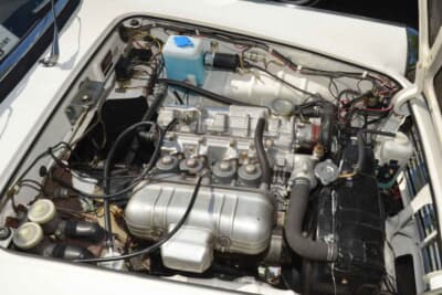 ホンダ S600:606ccの直列4気筒DOHCエンジンを搭載