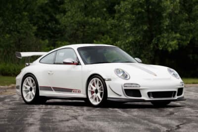 107万7500ドル(邦貨換算約1億5859万円)で落札されたポルシェ「911 GT3 RS 4.0」(C)Courtesy of RM Sotheby's