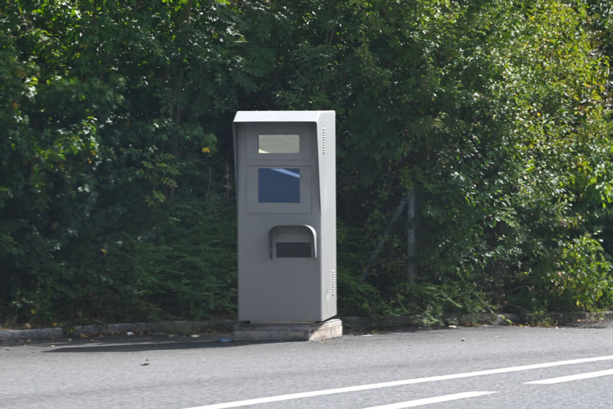 道路脇にあるオービス