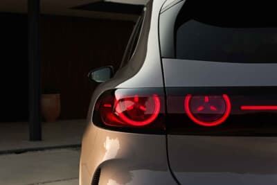 メルセデス・ベンツGLC：スリーポインテッドスター型LEDテールライトを採用