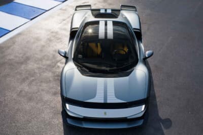 フェラーリ849テスタロッサ：フロントエアインテークの上部はフロントブレーキ用