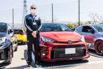 オーナーの“てー♪さん”とGRヤリス TOM'Sパッケージカー