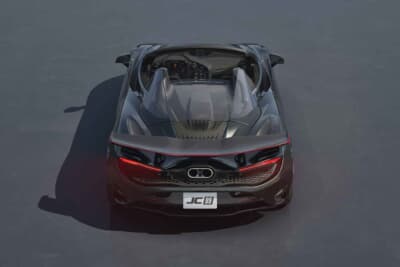 マクラーレン750S JC96：ボディ同色のカーボンファイバー製ルーバー付きアンダーウイングパネルはレイズド・アクティブ・リアスポイラーの下にレイアウト