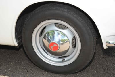 ホンダ S600:センターキャップ付きスチールホイール