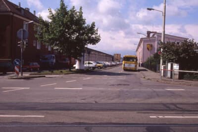 ポルシェの建物全体が古ぼけたものであったが、その中の博物館は、顧客への車両デリバリーや広報センター、工場見学者の待合室などと並んで設置されていた