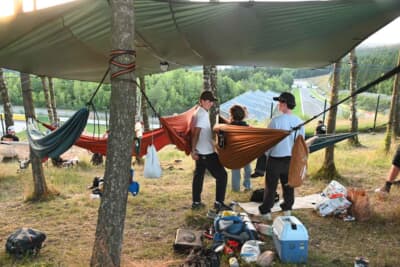 なかなか楽しそうなハンモックキャンプ