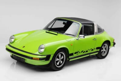 30万2000ドル(邦貨換算約4450万円)で落札されたポルシェ「911カレラ 2.7タルガ」(C)Courtesy of RM Sotheby's