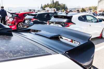 トヨタ GRヤリス：KUHL RACINGのリアウイングなどを装着