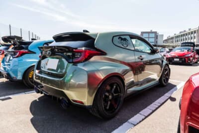 トヨタ GRヤリス：トランクリップスポイラーも72 Factory製をチョイスした