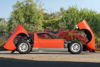 200万ドル〜250万ドル(邦貨換算約2億9436万円〜3億6795万円)で現在も販売中のランボルギーニ「P400ミウラ」(C)Courtesy of RM Sotheby's