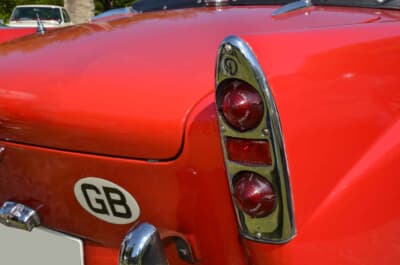 ディムラー SP250：個性的なデザインのボディはFRP製