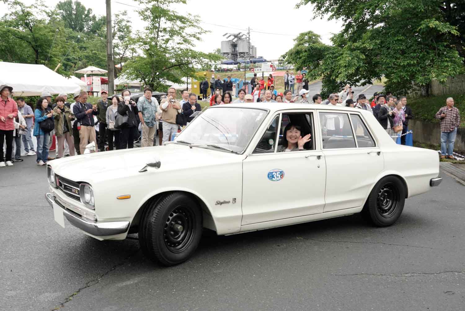 10_AMW_251027_nissan-skyline-